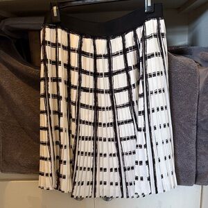 Max Studio Black and White A-Line Skirt